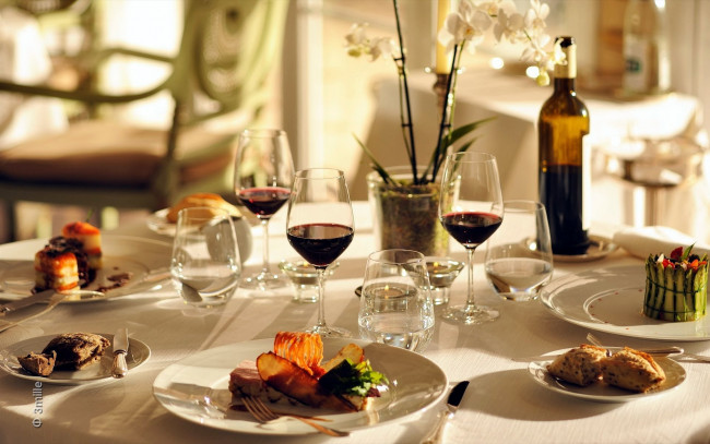 Обои картинки фото еда, сервировка, закуска, вино, приборы