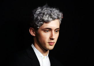 Картинка troye+sivan музыка музыкант