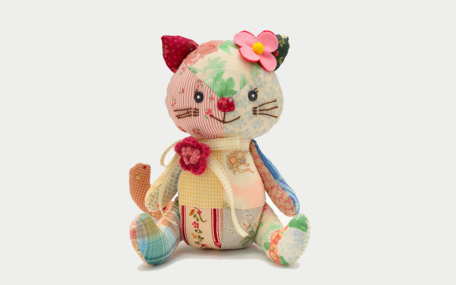 Обои картинки фото разное, игрушки, игрушка, котенок