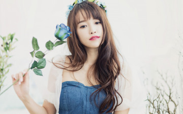 Картинка девушки -+азиатки азиатка роза голубая