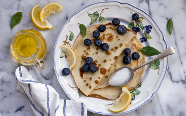 Обои картинки фото еда, блины,  оладьи, мед, лимон, черника