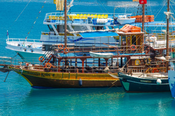 обоя корабли, разные вместе, туристические