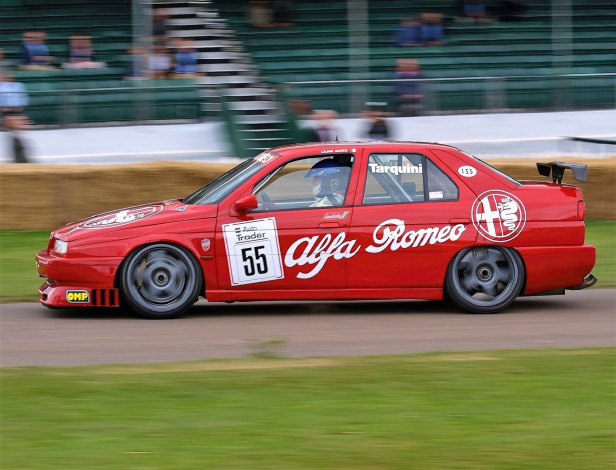 Обои картинки фото спорт, автоспорт, красный, скорость, трибуны