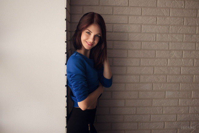 Обои картинки фото девушка - girl, девушки, - брюнетки,  шатенки, девушка, женщина, брюнетка, темноволосая, сексуальная, модель, звезда, позирует, разная, обувь, верхняя, стильная, одежда, нижнее, эротическое, бельё, трусы, лифчик, колготки, чулки, аксессуары, макияж, и, множество, элементов, на, фотографии, elena, paramonova