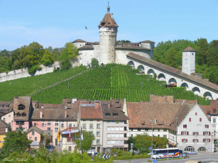 Картинка la curiosa struttura della fortezza che domina costanza города дворцы замки крепости