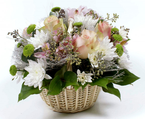Обои картинки фото цветы, букеты, композиции, альстромерия, хризантемы, роза, корзина