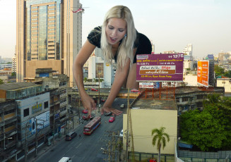 Картинка юмор приколы креативные дорога город девушка