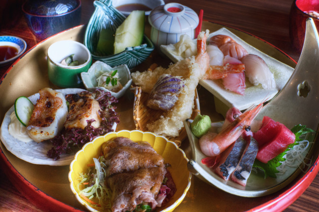 Обои картинки фото еда, рыба,  морепродукты,  суши,  роллы, деликатесы