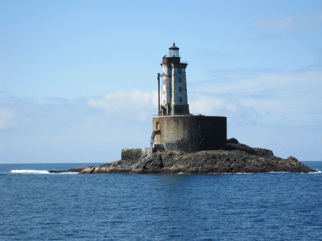 Обои картинки фото природа, маяки, остров, вода