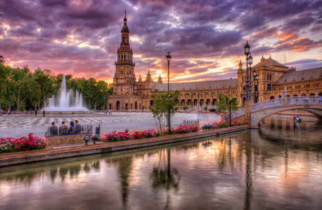 Обои картинки фото el, porvenir, seville, andalusia, spain, города, севилья, испания, эль-порвенир, андалусия, река, фонари, мост, фонтан, площадь, испании, набережная