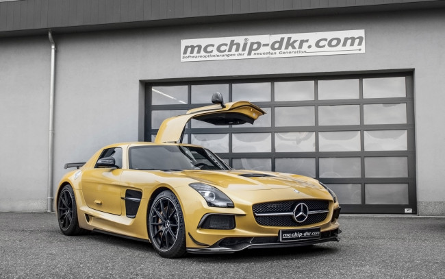 Обои картинки фото 2014-mcchip-dkr-mercedes-benz-sls-amg-black-series, автомобили, mercedes-benz, mercedes