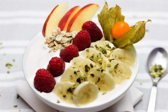 Картинка еда мороженое +десерты физалис малина банан