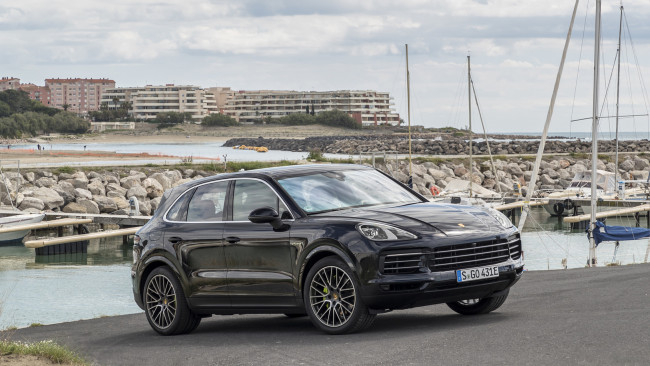 Обои картинки фото porsche cayenne e-hybrid 2019, автомобили, porsche, cayenne, e-hybrid, 2019, чёрный