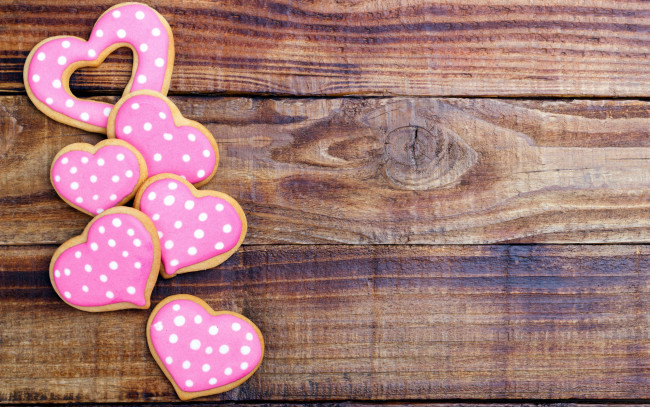 Обои картинки фото праздничные, угощения, сердечки, печенье