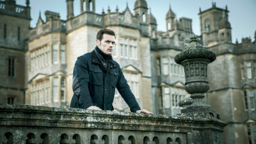 Картинка sas +red+notice+ +2021+ кино+фильмы +red+notice cпецслужба сигнал тревоги боевик red notice sam heughan tom buckingham