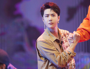 Картинка мужчины wang+yi+bo ван ибо wang yi bo