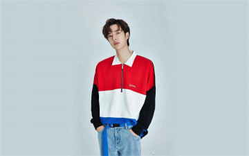 Картинка мужчины wang+yi+bo актер певец свитер джинсы