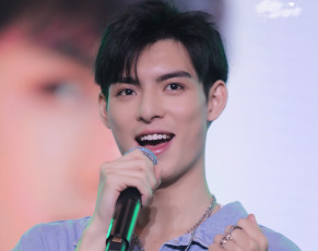 Картинка мужчины wang+hao+xuan ван хао сюань