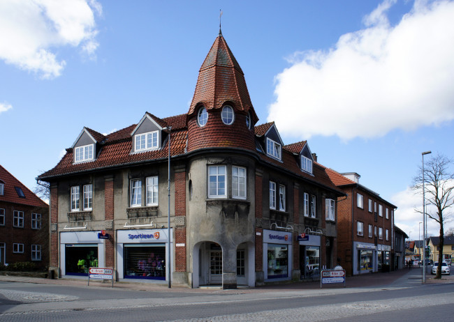 Обои картинки фото города, здания, дома, облака, дом