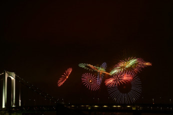 Картинка разное салюты фейерверки праздник