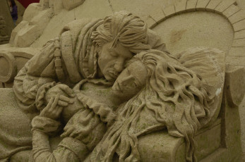 Картинка разное фигуры из песка льда снега парень девушка любовники