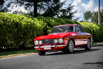 Картинка alfa+romeo+2000+gtv автомобили alfa+romeo автошоу автопробег выставка