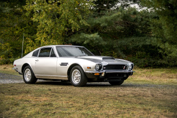 Картинка aston+martin+v8 автомобили aston+martin автошоу выставка автопробег