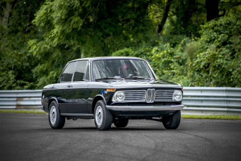 Картинка bmw+2002 автомобили bmw автопробег выставка автошоу