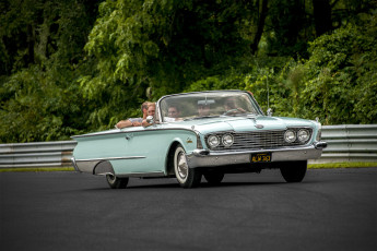 Картинка ford+sunliner автомобили ford автошоу автопробег выставка