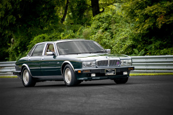 Картинка jaguar+xj8 автомобили jaguar автошоу выставка автопробег