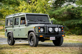 Картинка land+rover+defender+110 автомобили land-rover автопробег выставка автошоу