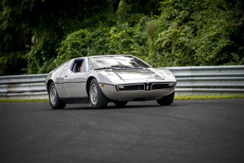 Картинка maserati+bora автомобили maserati автошоу автопробег выставка