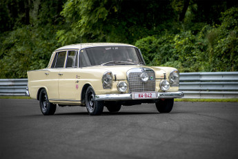 Картинка mercedes-bez+w108 автомобили mercedes-benz выставка автопробег автошоу