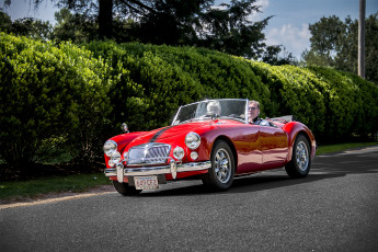 Картинка mg+mga автомобили mg автошоу автопробег выставка