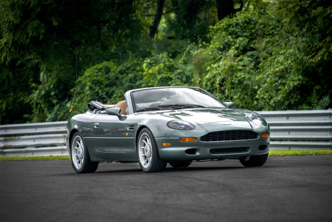Обои картинки фото aston martin db7, автомобили, aston martin, автопробег, автошоу, выставка