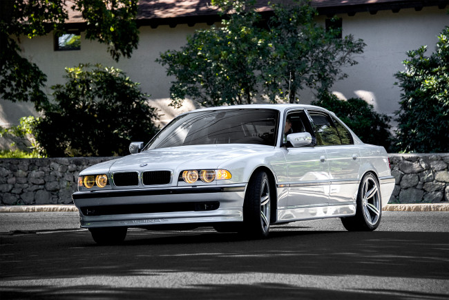 Обои картинки фото bmw 740il, автомобили, bmw, автопробег, выставка, автошоу