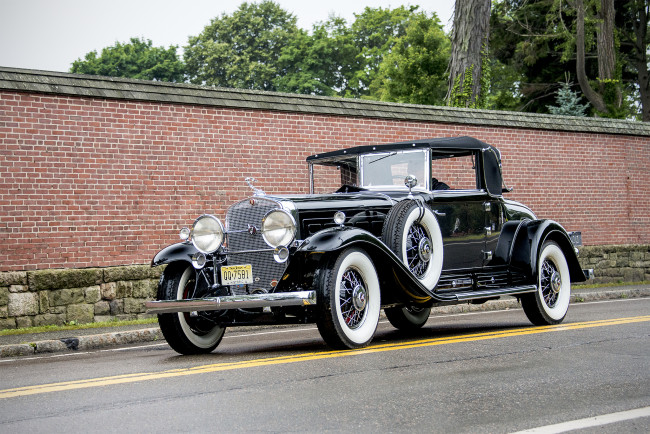 Обои картинки фото cadillac v16, автомобили, классика, автопробег, выставка, автошоу