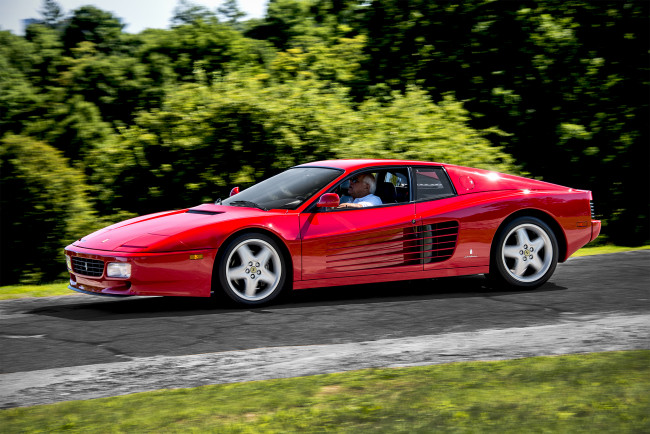 Обои картинки фото ferrari testarossa, автомобили, ferrari, выставка, автопробег, автошоу