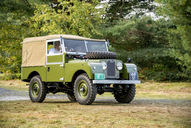 Обои картинки фото land rover series i, автомобили, land-rover, автопробег, автошоу, выставка