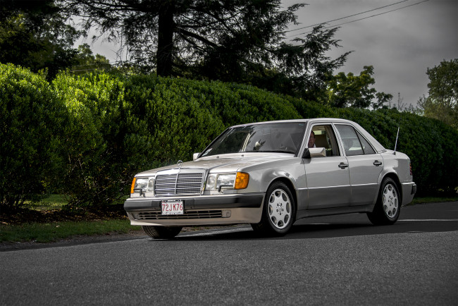 Обои картинки фото mercedes-benz 500e, автомобили, mercedes-benz, автошоу, выставка, автопробег