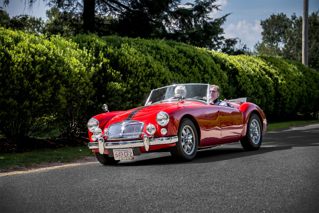 Обои картинки фото mg mga, автомобили, mg, автошоу, автопробег, выставка