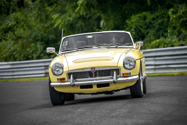 Обои картинки фото mg mgb, автомобили, mg, автопробег, выставка, автошоу