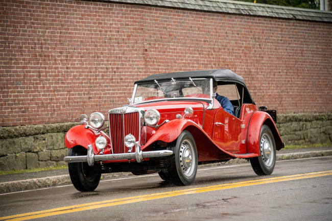 Обои картинки фото mg td, автомобили, mg, автопробег, выставка, автошоу