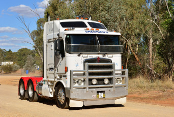 Картинка kenworth+k104 автомобили kenworth тягач грузовик седельный тяжелый