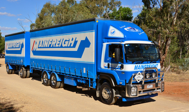 Обои картинки фото автомобили, isuzu, грузовик, седельный, тягач, тяжелый