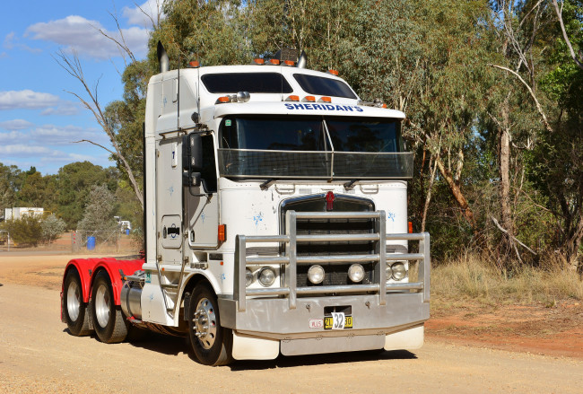 Обои картинки фото kenworth k104, автомобили, kenworth, тягач, грузовик, седельный, тяжелый