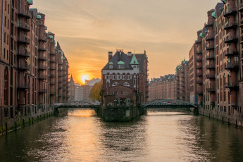 Картинка speicherstadt +hamburg города гамбург+ германия мосты канал