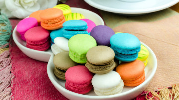 Картинка еда макаруны лакомство печенье ассорти