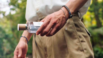 Картинка разное руки +ноги сяо чжань флакон