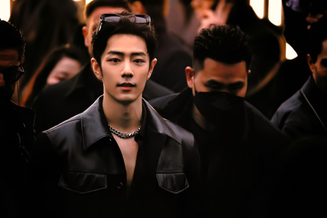 Обои картинки фото мужчины, xiao zhan, актер, очки, цепь, куртка, люди